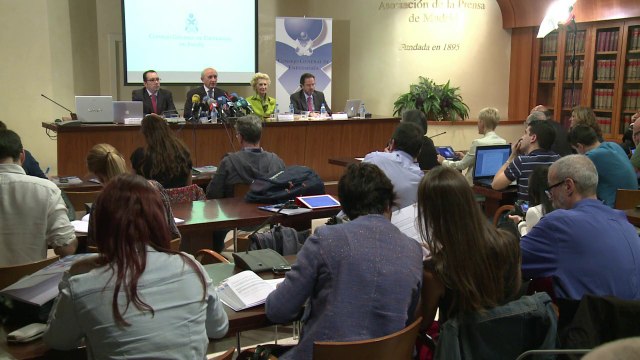 Ebola: enfermeiros espanhois falam de erros em contágio no país