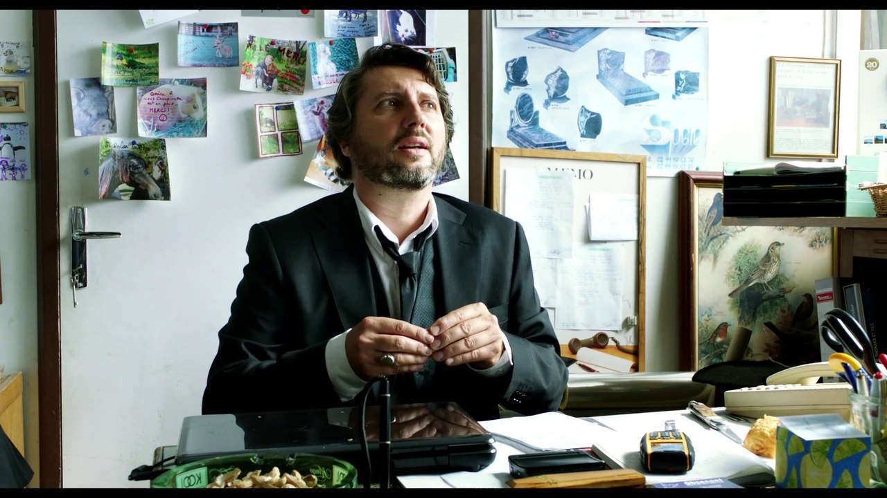 Adieu Berthe - L'enterrement de mémé: 3 extraits HD