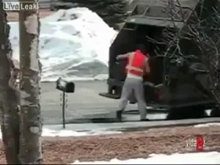 Éboueur pete un cable