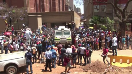 Condamné à 5 ans de prison, Pistorius est derrière les barreaux.