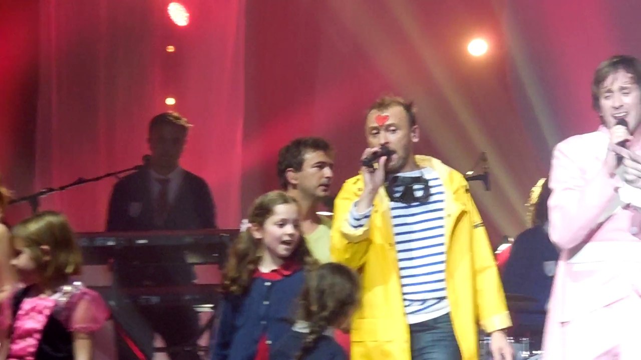 Le soldat rose 2 final quelqu'un vous embrasse Troyes 21 10 2014