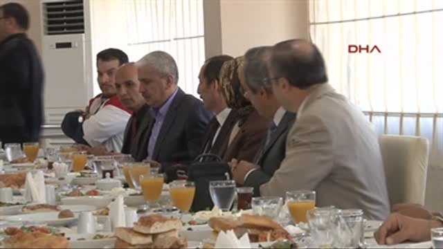 Diyarbakır Dicle Üniversitesi Rektörü Uluslararası Kongreye 250 Yerine 100 Kişi Katıldı