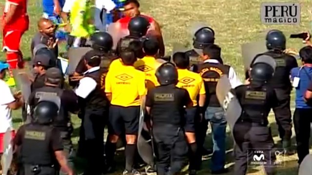 Angry San Simon staff member punches referee