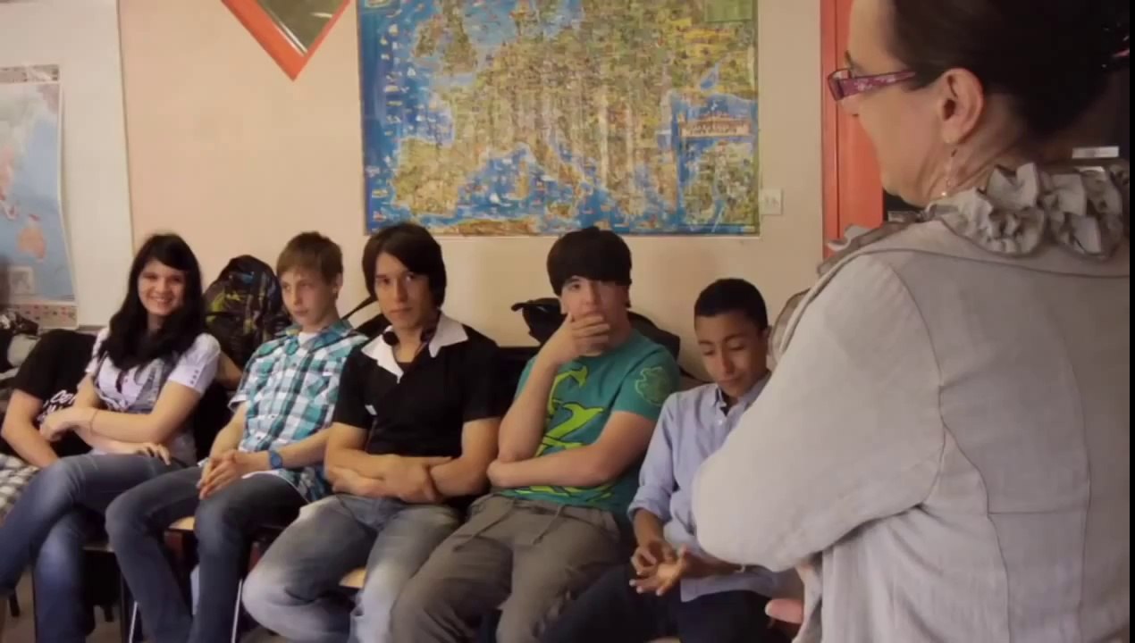 LA COUR DE BABEL Bande Annonce (Documentaire - 2014)