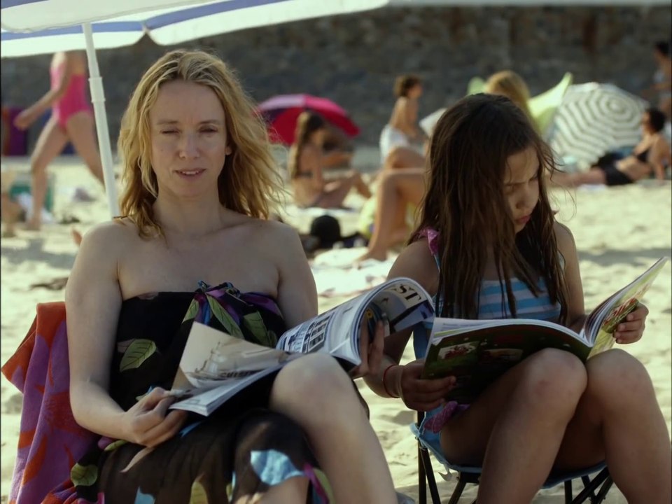 LA CHAMBRE BLEUE Extrait _La Plage_ (Léa Drucker, Mathieu Amalric)