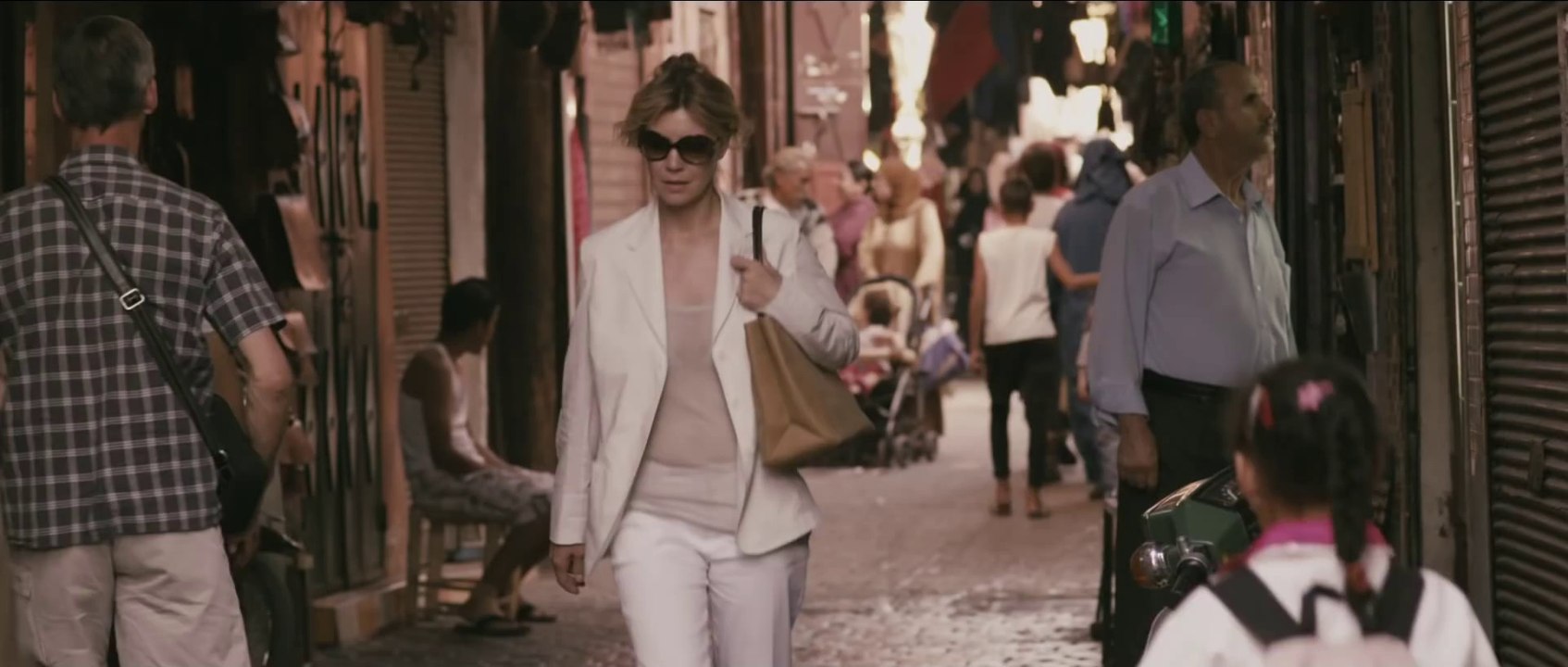 JE VOYAGE SEULE Bande Annonce (2014)