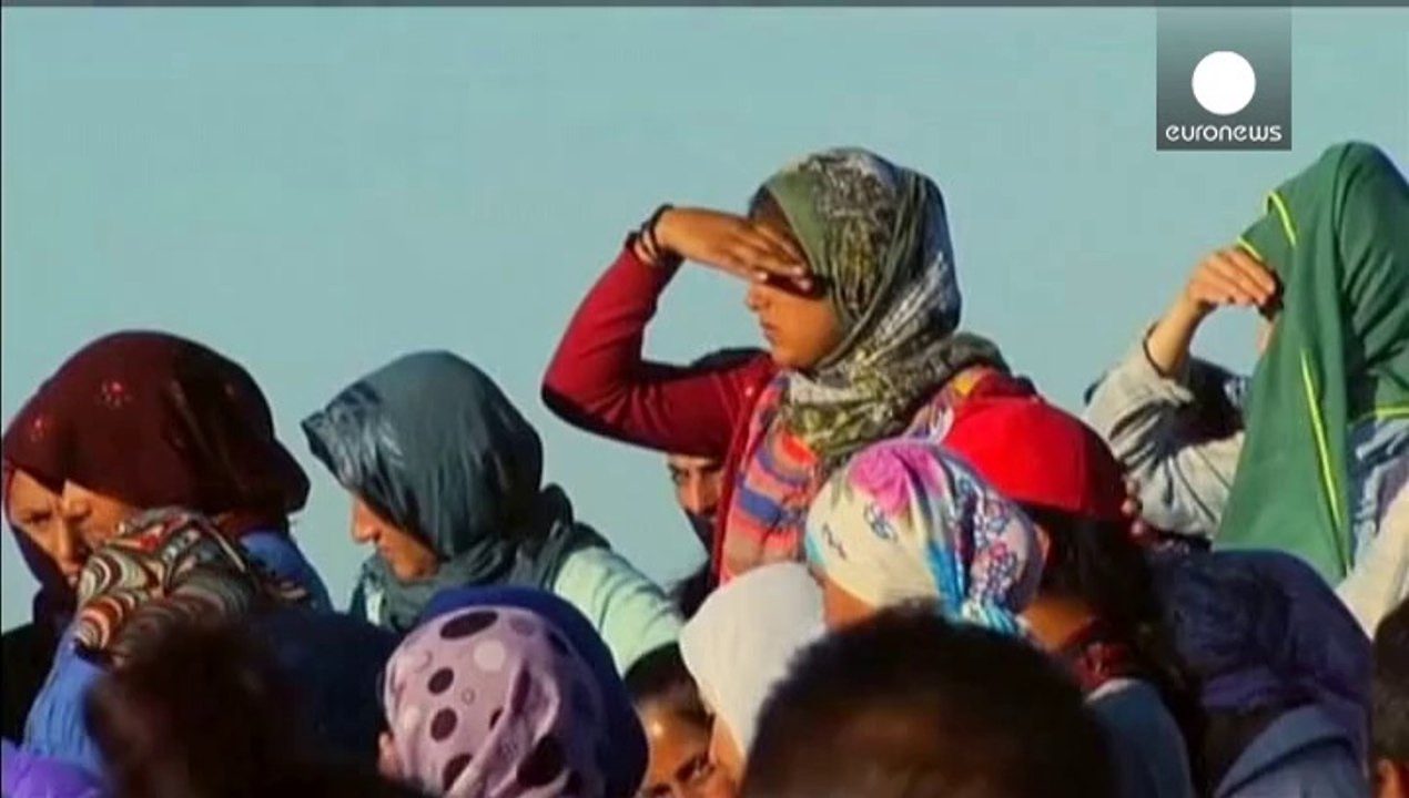 Curdos esperam pelos Peshmerga em Kobani