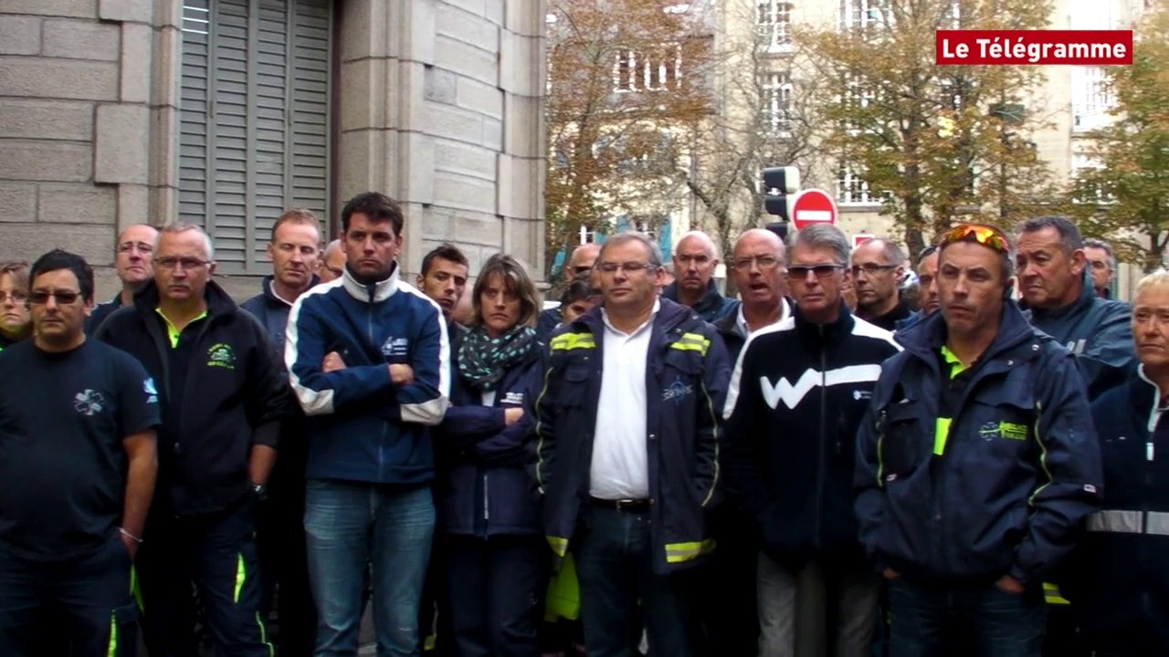 Quimper. Les ambulanciers manifestent devant la préfecture