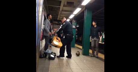 Şarkı Söylediği İçin Tutuklanan Adam!