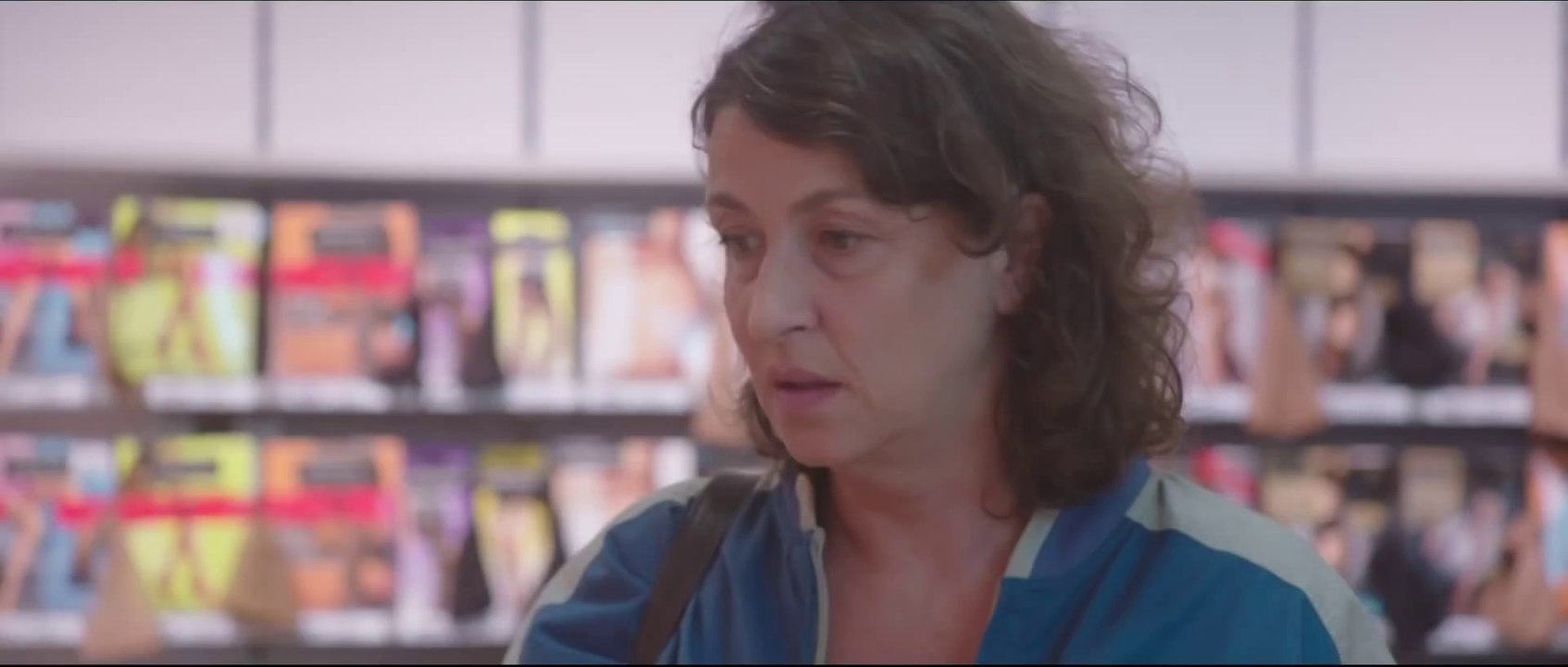 TIENS TOI DROITE avec Marina Foïs, Laura Smet et Noémie Lvovsky