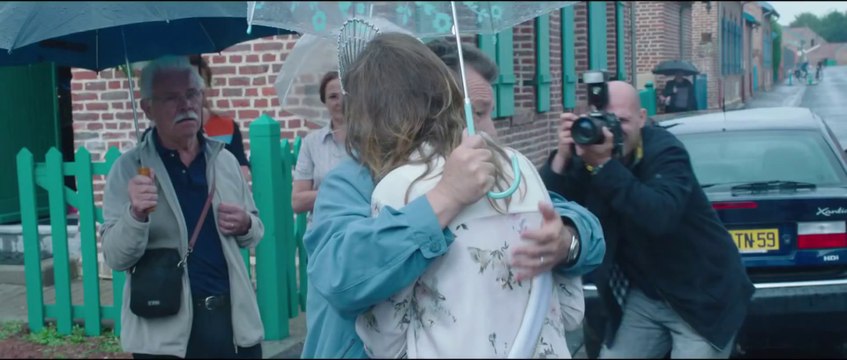 TIENS TOI DROITE - La Bande Annonce _Laura Smet_