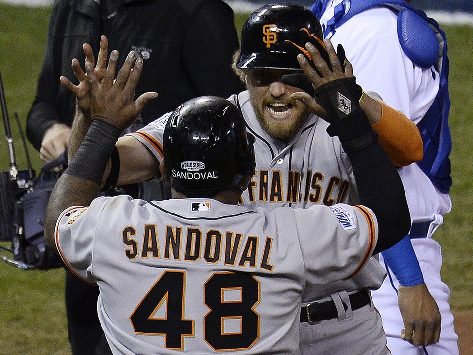 Giants Rout Royals in Game 1