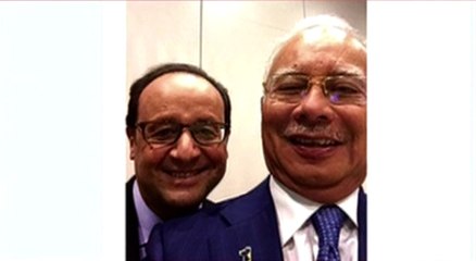 L'étrange selfie de François Hollande - ZAPPING ACTU DU 22/10/2014