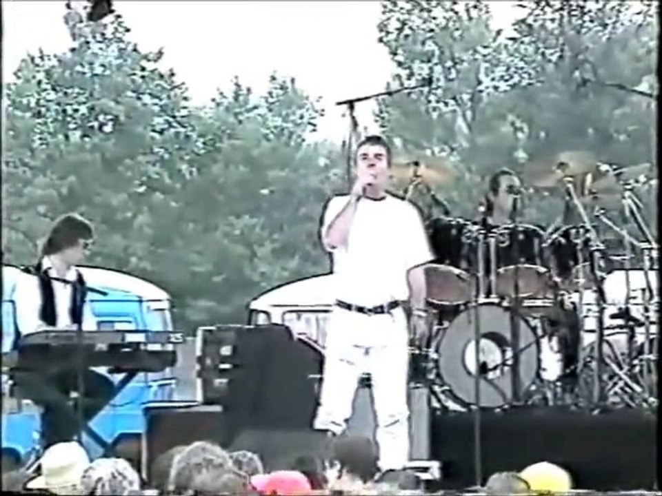 Michel Corringe - Je chante - Concert à St Romain le Puy - 28 Juin 1998