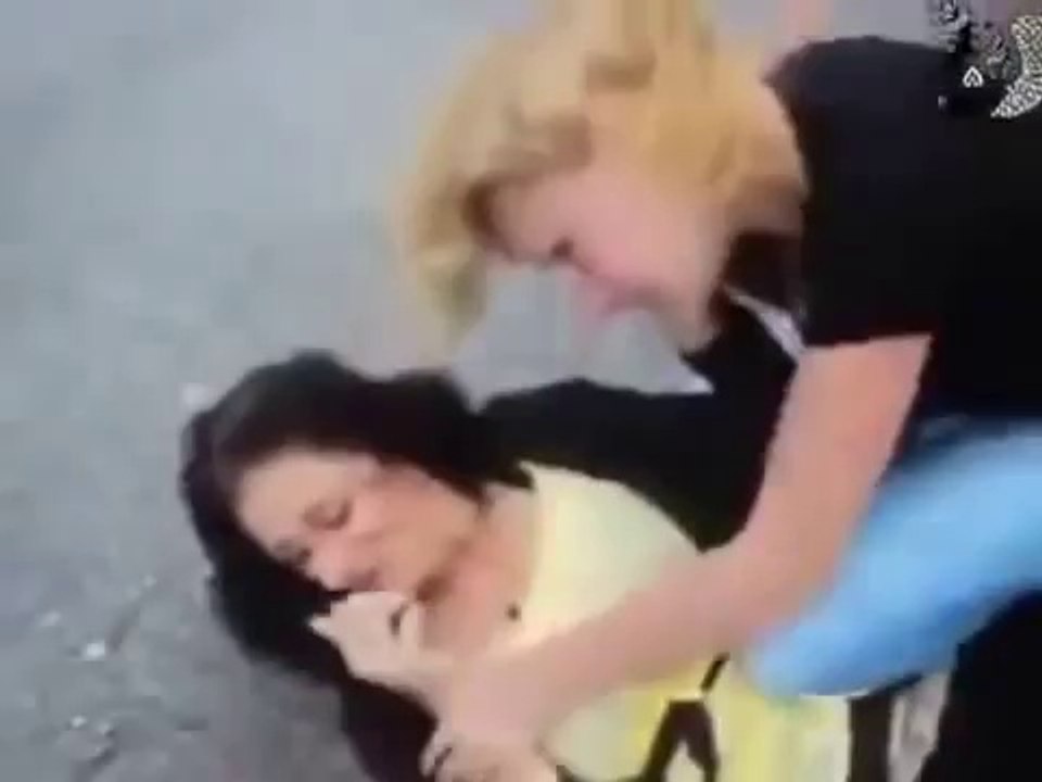 Girls fighting watch how it end's end -Krvavi kraj tuce tinejdzerki