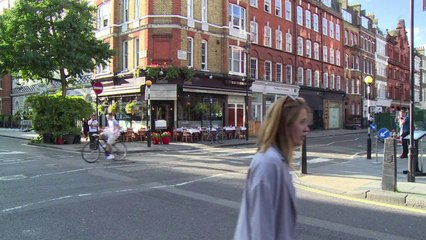 De baño público a bar de moda