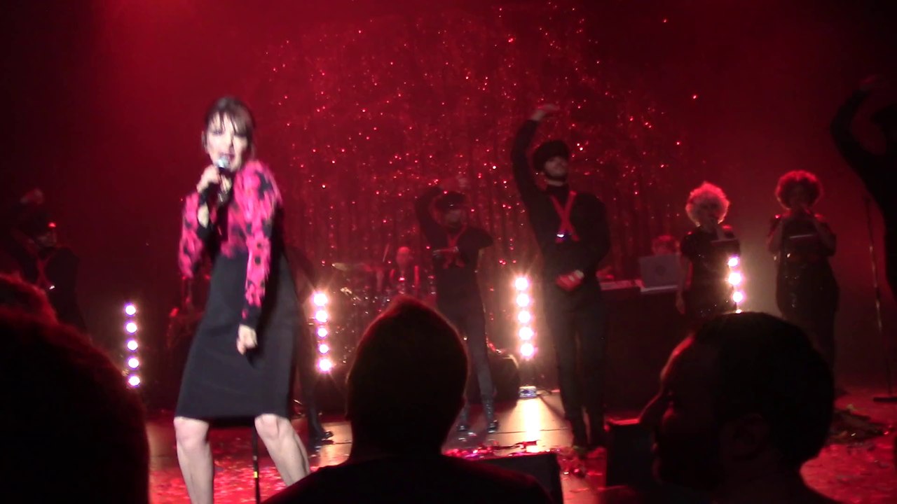 Jeanne Mas En Rouge et Noir Folies Bergère 17 10 2014