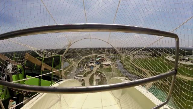 Caméra embarquée dans le toboggan aquatique le plus rapide du monde