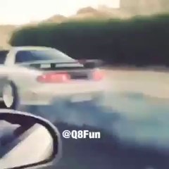 فيديو | مستهتر يهرب من “دورية كويتيه” وصديقه يصوره !