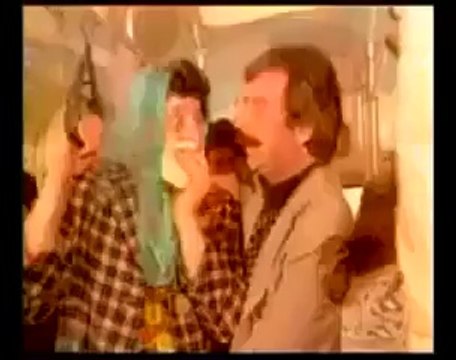 rmzn_yo : Zeki Alasya & Metin Akpınar - Otobüs tacizi