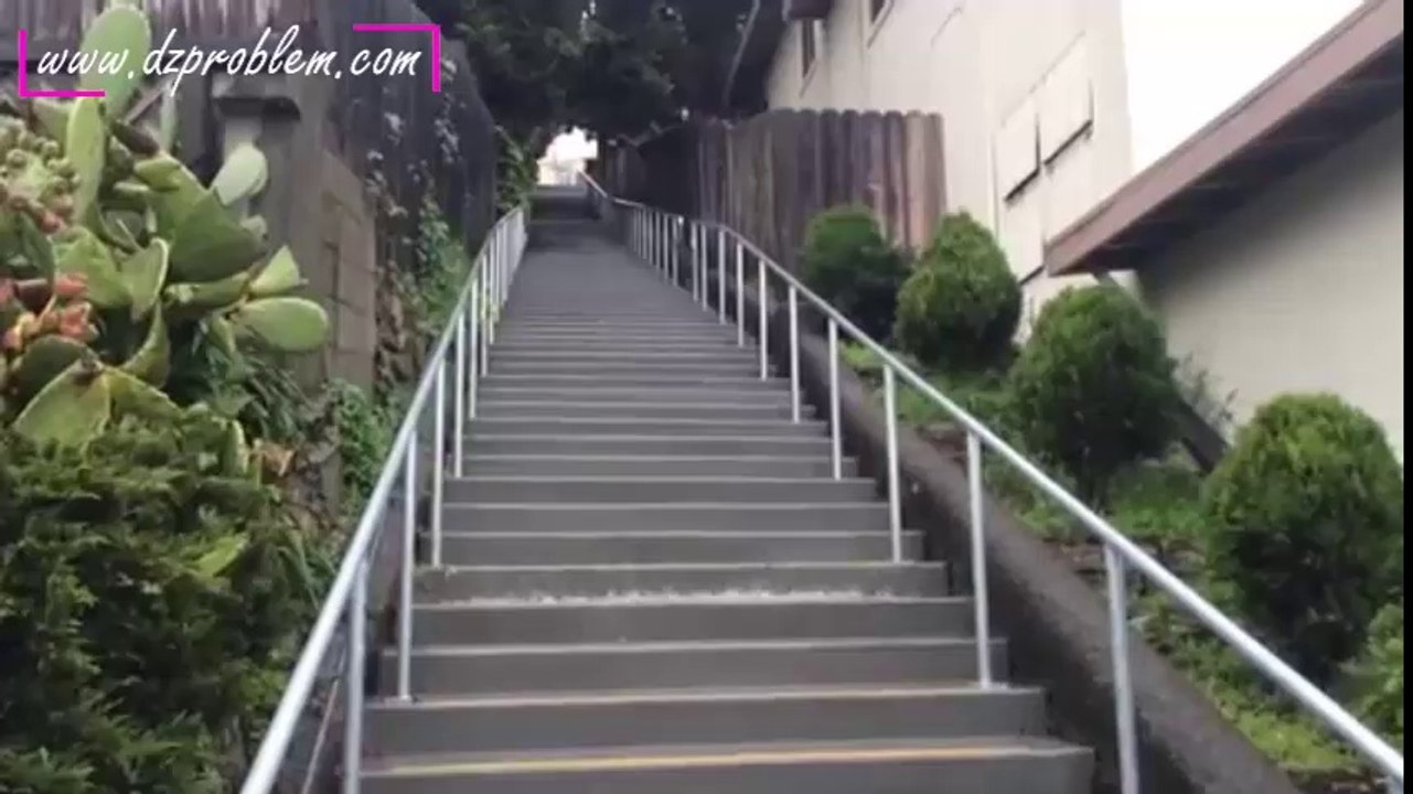 De l'eau qui descend les escaliers