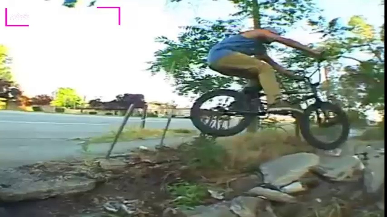 Des tricks insolites en BMX