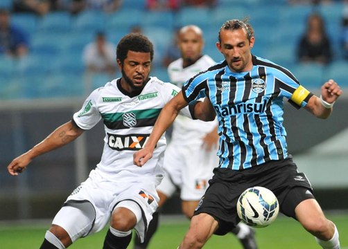 Chegando! Barcos encosta na artilharia e Grêmio fica perto do G4