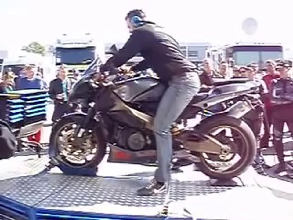 Tuono 2003 bij ten kate op de testbank