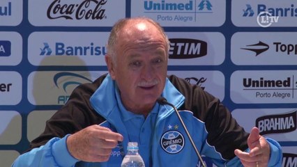 Felipão dá recado: 'Caldo de galinha é bom de vez em quando'