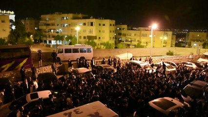 Centenas se reúnem para funeral de bebê em Jerusalém
