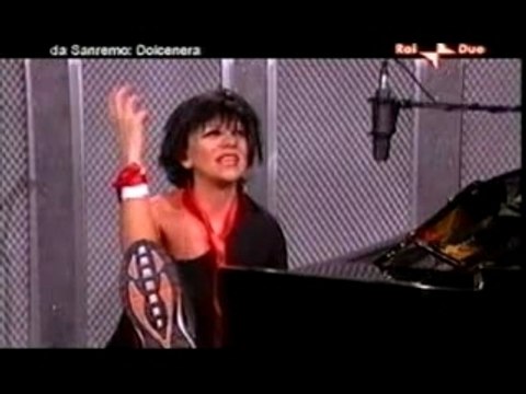 Lucia Ocone o Dolcenera?