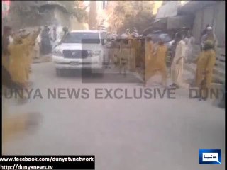 Dunya News - Dunya News obtains footage of attack on Fazlur Rehman's convoy
