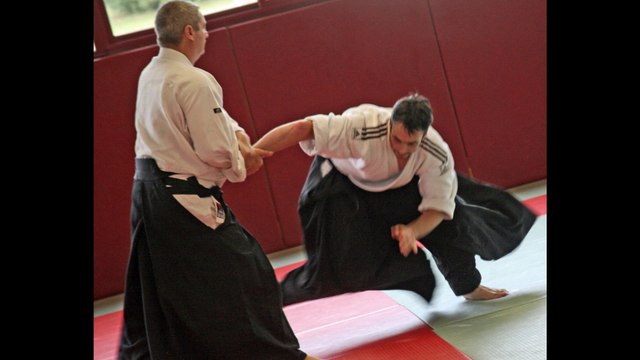 Stage d'Aïkido traditionnel en Vendée à Château d'Olonne avec Alain Peyrache Shihan, alainpeyrache.eu , les 14 et 15 décembre 2013 Salle omnisports Pierre de Coubertin Boulevard des Anciens Combattants AFN 85180 CHÂTEAU D'OLONNE Site du dojo