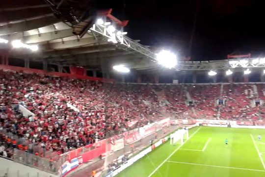 Οι παίκτες της Γιουβέντους βγαίνουν για προθέρμανση