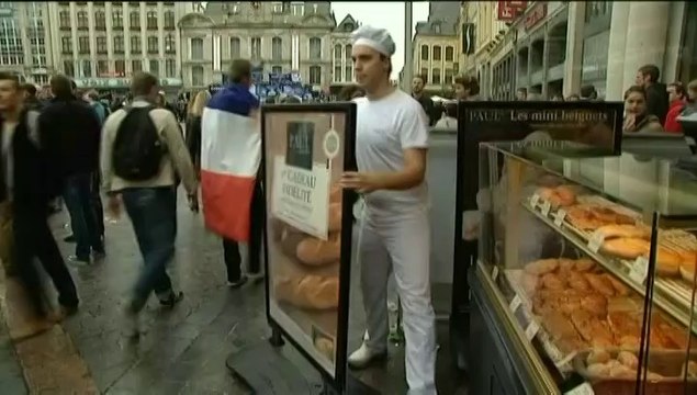 Affrontements entre supporters d'Everton et policiers à Lille