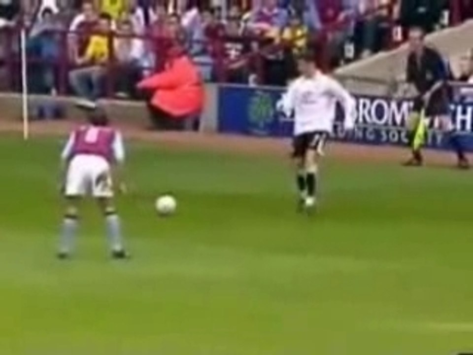 EXTRAORDINAIRE FOOTBALL