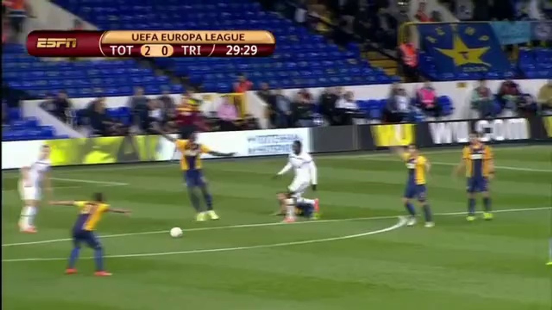 L'incroyable but coup du foulard d'Erik Lamela avec Tottenham en Europa  League - Vidéo Dailymotion