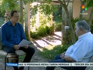 Regulamos la marihuana para robarle el mercado al narcotráfico: Mujica