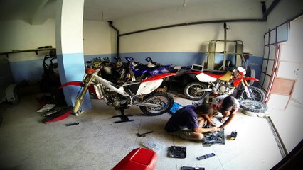 Raid Moto Maroc - Opération mécanique avec EdenAventure