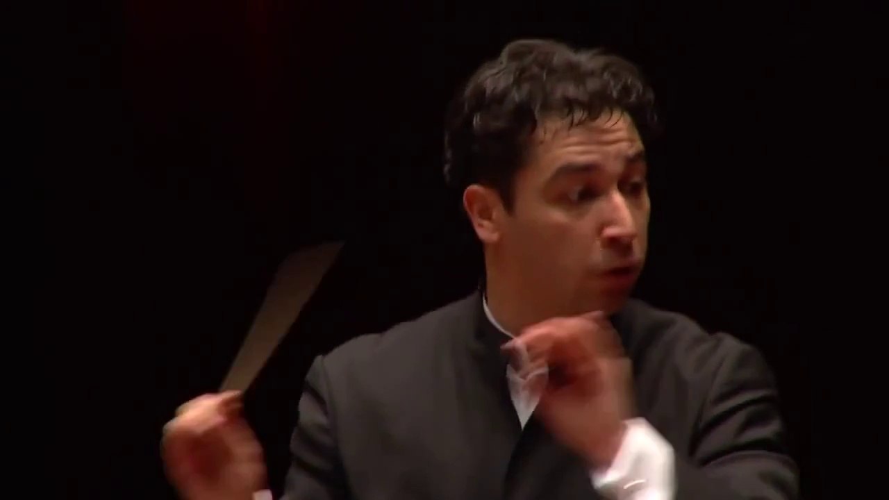 SERGEI RACHMANINOW: Sinfonische Tänze op. 45 (0:38 HD)