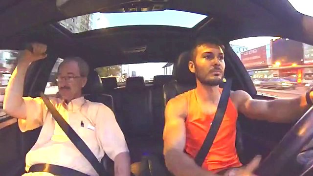 Andi cu mașina de curse prin București cu 220 km/h