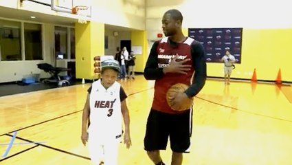 Dwyane Wade Plays 1-On-1 With 90-Year-Old Superfan