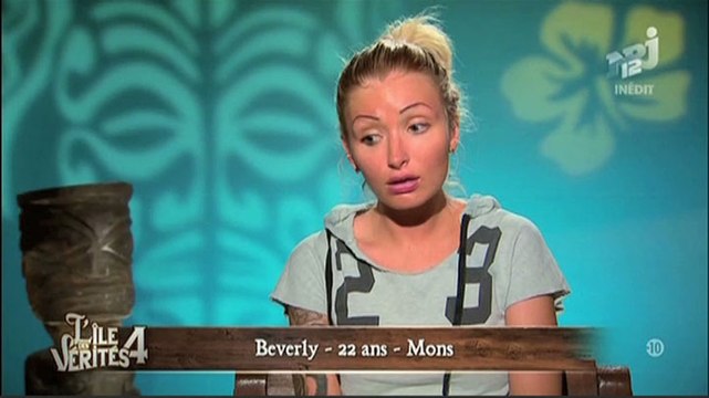 Zapping du 23/10 : L’île des vérités : la blonde du jour !