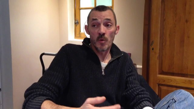 Tous Ensemble : Thierry demande pardon aux bénévoles