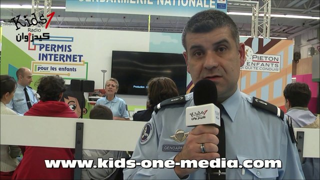 مشاركة رجال الدرك في توعية الطفل بمعرض الطفل بباريس