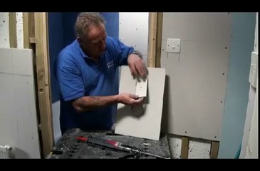 repairing holes in plasterboard