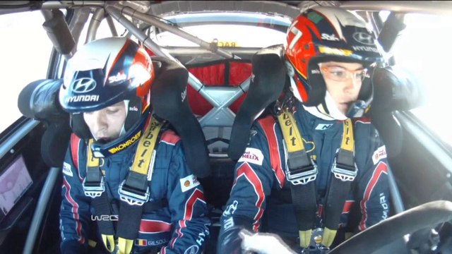 WRC: Mikkelsen sticht Ogier aus