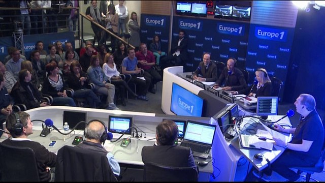 Marc-Olivier Fogiel écoute Nicolas Canteloup le matin