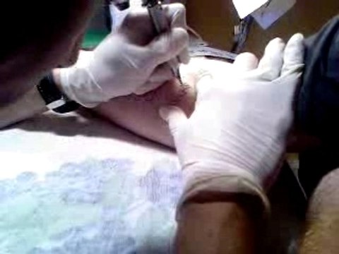 Seance de tatouage de Julien.
