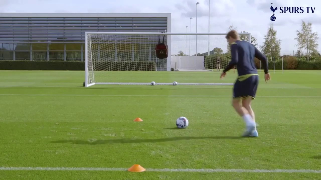 Quand Vertonghen imite le coup du foulard de Lamela !